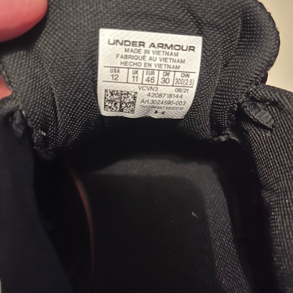 MENS Under Armour sneakers Size 12 - Picture 4 of 8